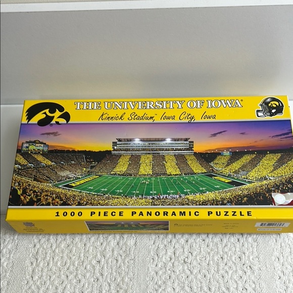 University of Iowa's‎ Kinnick Stadium Panoramic Puzzle - New - Picture 1 of 5